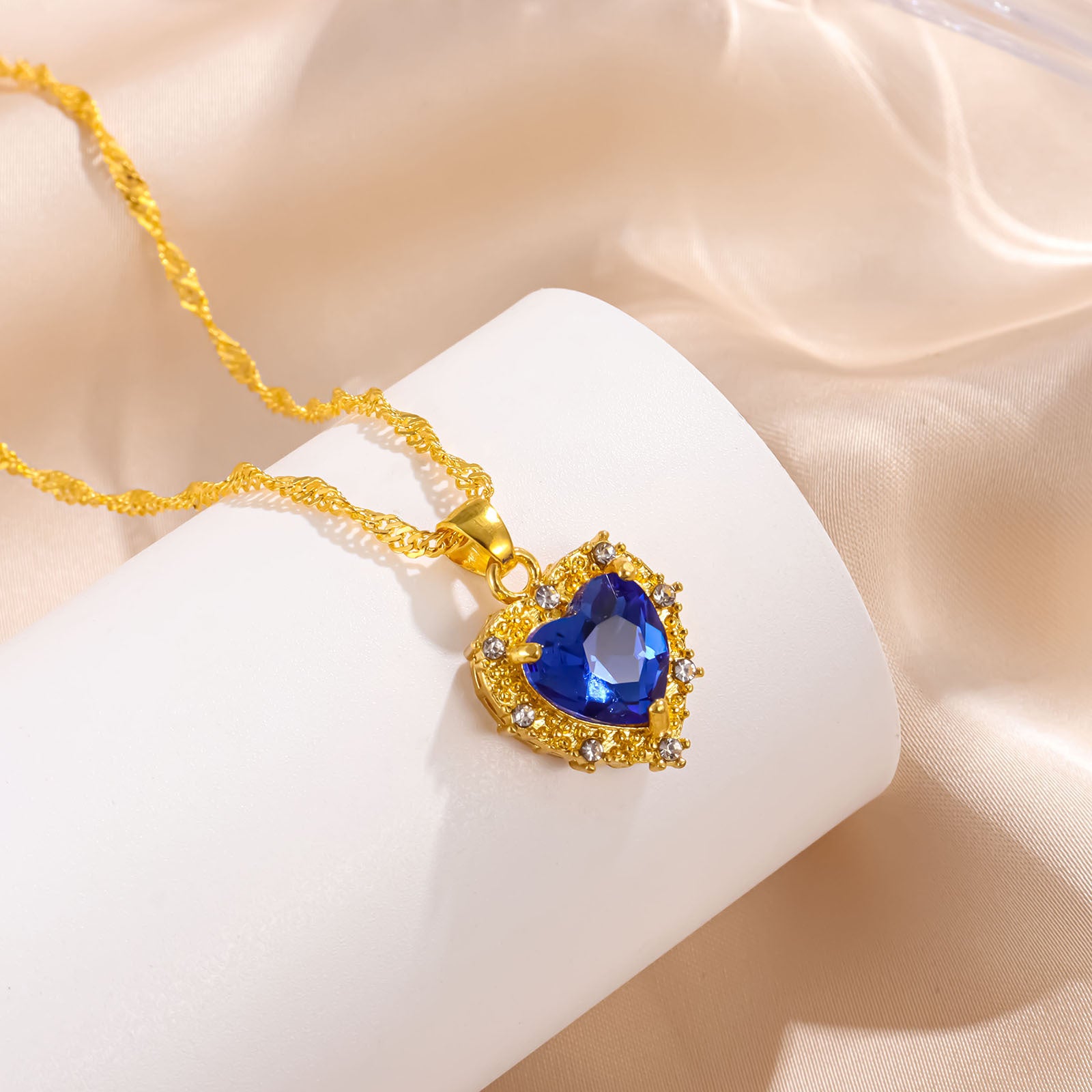 Wholesale Pink Diamond Heart Shaped Zircon Necklace